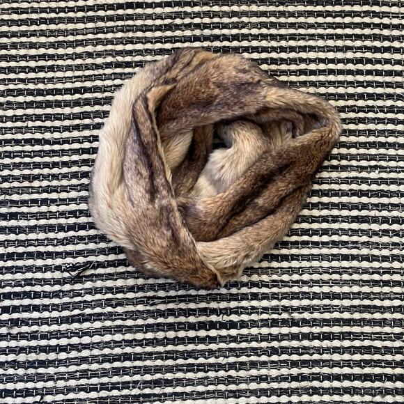 🌿Black Rivet Women Tan Black Faux Fur Convertible Double Loop Infinity Scarf OS - Picture 1 of 7